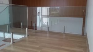 Guarda Corpo - Vidro e Torre Pinça em Inox